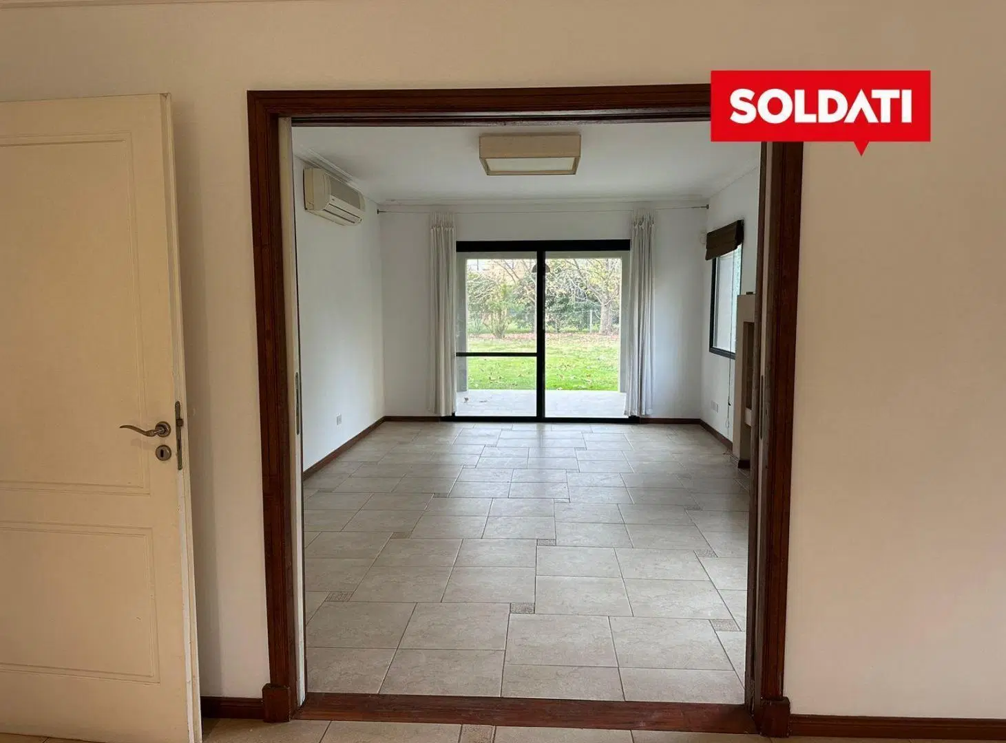 Casa en venta, Ayres de Pilar, 4 cuartos, family, escritorio y dependencia. Piscina. 5