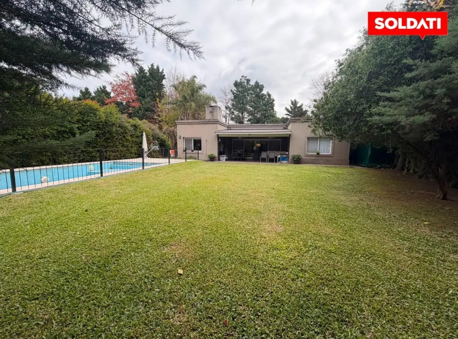 Casa en venta Barrio Roble Joven, 3 dormitorios mas playroom/escritorio 2
