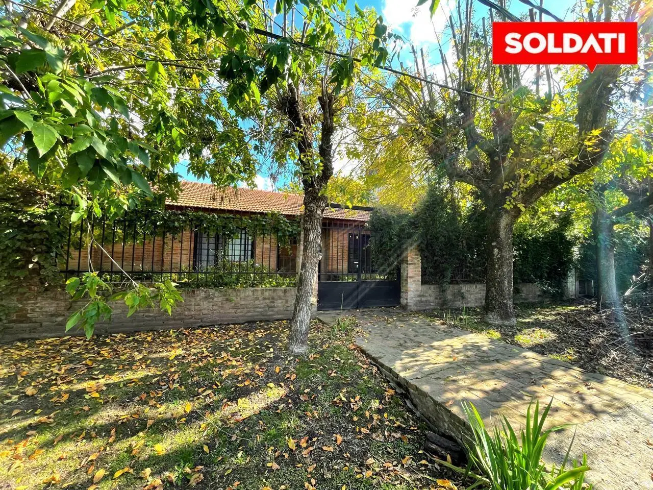Casa en venta a metros de Panamericana Barrio Los Mirasoles 4