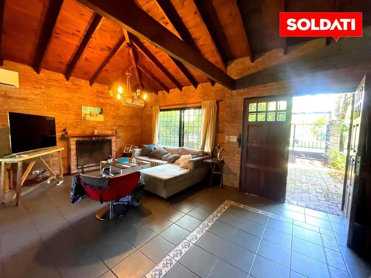 Casa en venta a metros de Panamericana Barrio Los Mirasoles 5