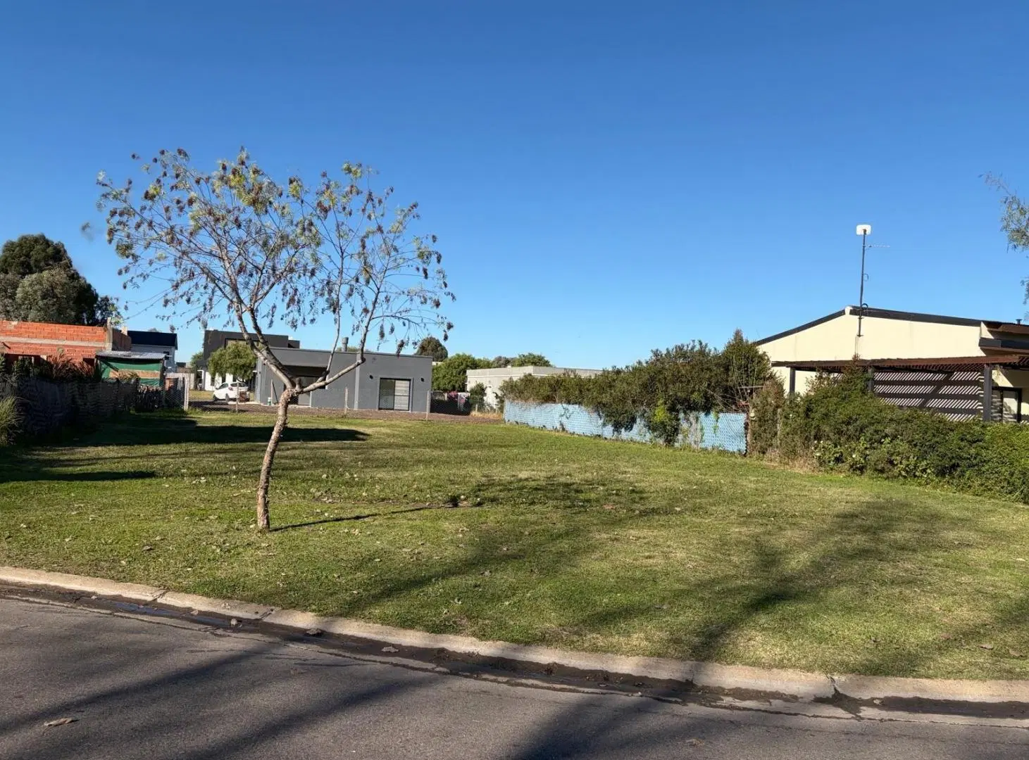 LOTE INTERNO DE 495 m² EN SAN RAMÓN – ORIENTACIÓN NORTE. 2