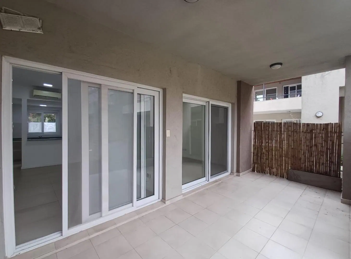 Alquiler Departamento 2 ambientes en Harmony PB con Galería y Parrilla 2