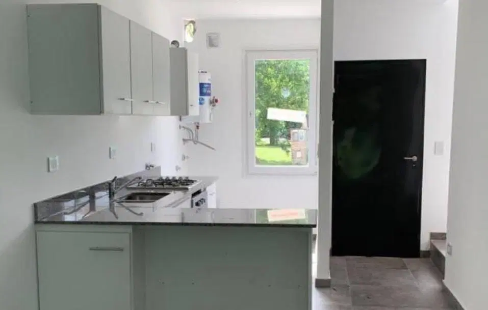 Duplex 3 ambientes en venta en Manzanares Chico. Jardin y amenities. Bajas expensas. 1