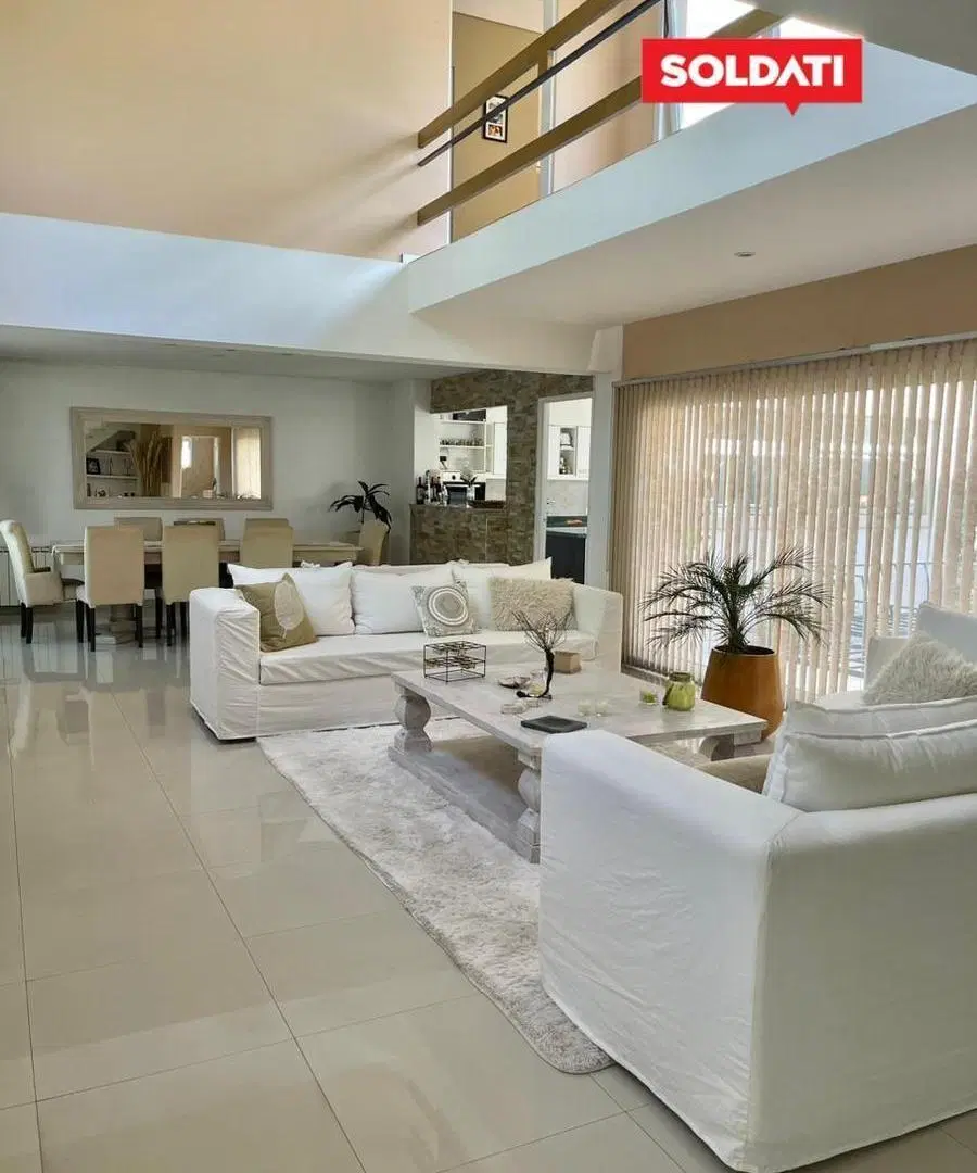 Venta Casa, Barrio El portillo, Apta crédito 8
