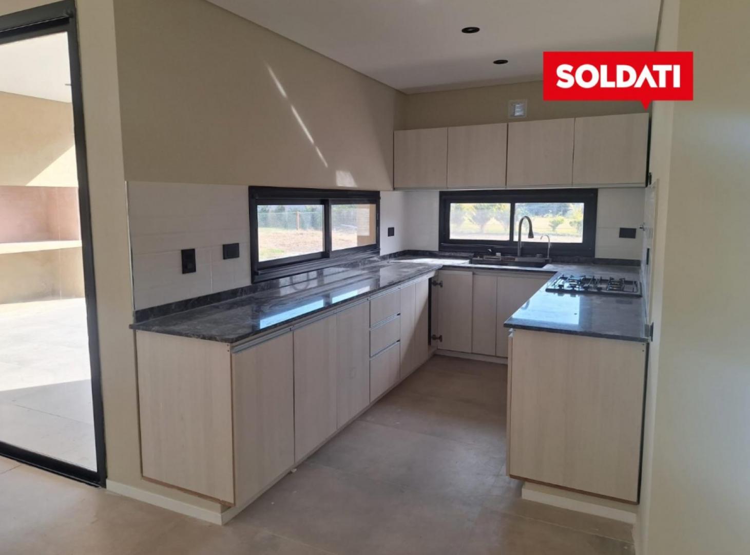 Foto de Casa en venta en Barrio Alcanfores en una planta - apta credito, imagen 4