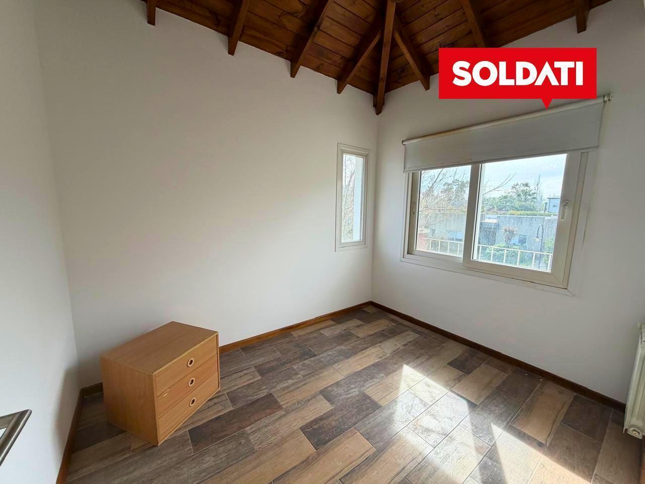 Foto de Casa en venta, barrio el recodo, lote central. 3 cuartos más escritorio, imagen 5