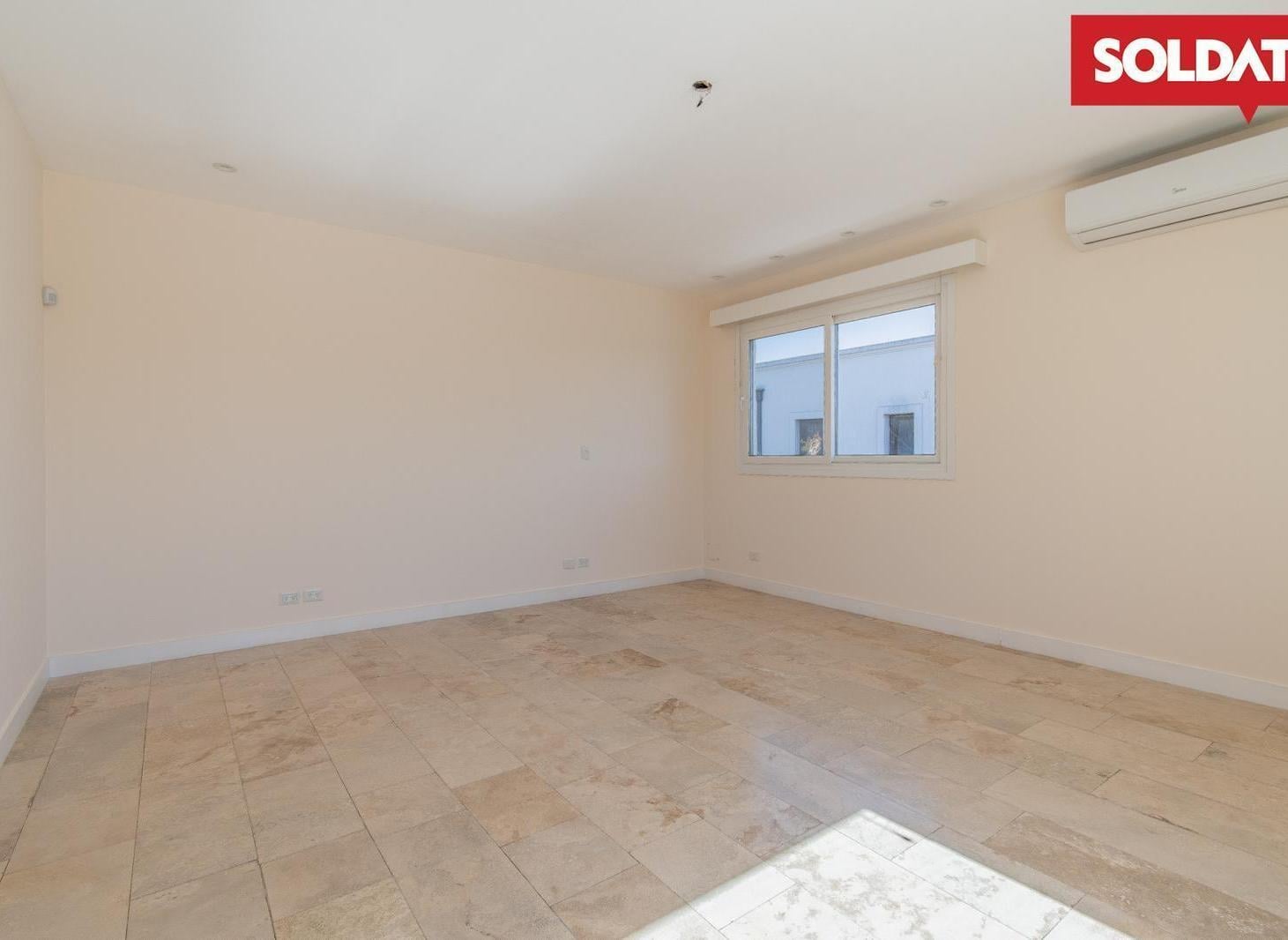 Foto de Las Liebres, 4 dormitorios, 2 suites, lote central., imagen 4