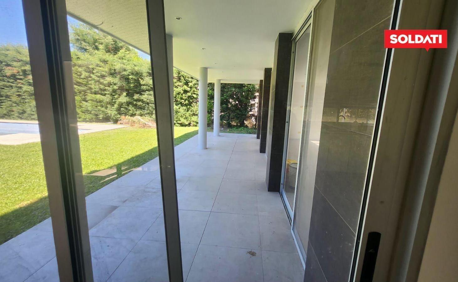 Foto de Villa olivos moderna casa en venta y alquiler . Lote central, imagen 5