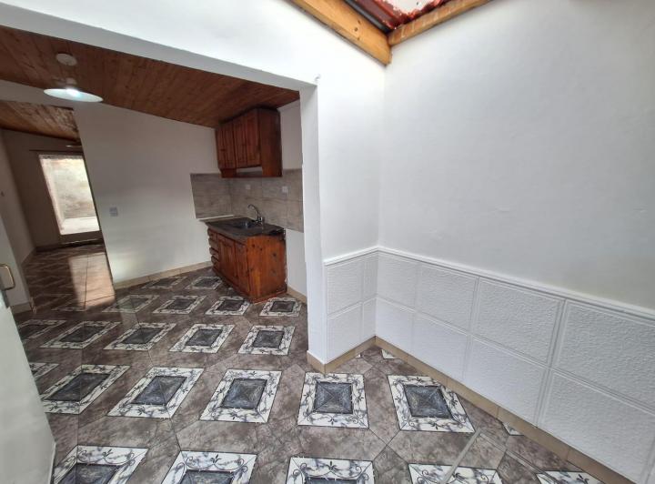 CASA 2 AMBIENTES CON DOBLE PATIO - VILLAGUAY 1100- ALDO BONZI 3