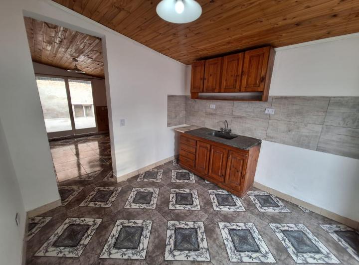 CASA 2 AMBIENTES CON DOBLE PATIO - VILLAGUAY 1100- ALDO BONZI 2