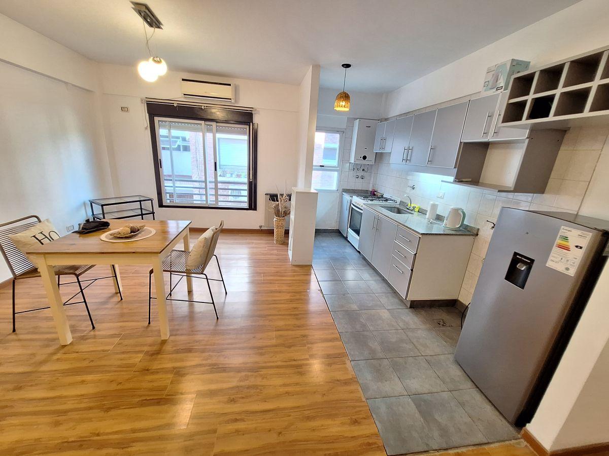 Foto de VENTA -DEPTO 2 AMB C/COCHERA, EXCELENTE ESTADO - LAS JARILLAS 3456, imagen 2