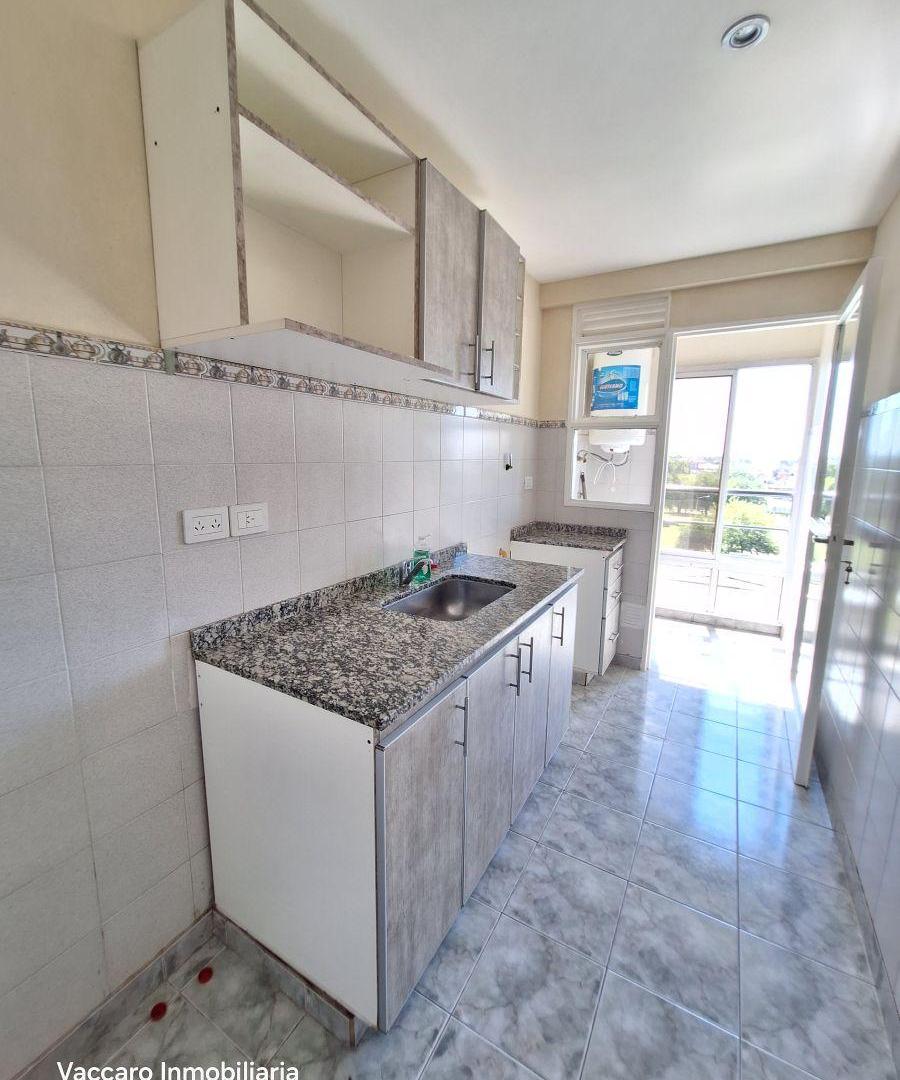 Foto de VENTA -GRAN DEPTO 4 AMB C/Cochera y Balcón - Thompson 2099, Ciudad, imagen 5
