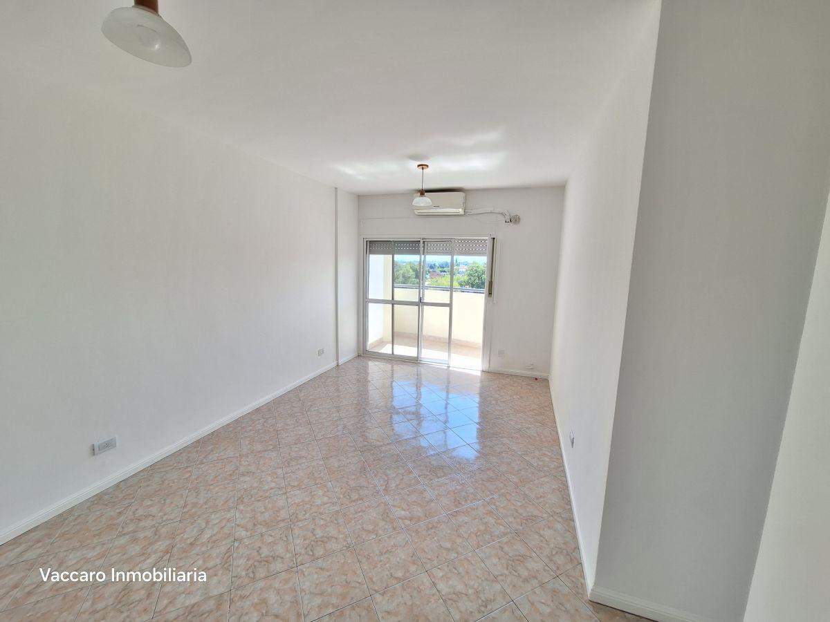Foto de VENTA -GRAN DEPTO 4 AMB C/Cochera y Balcón - Thompson 2099, Ciudad, imagen 1