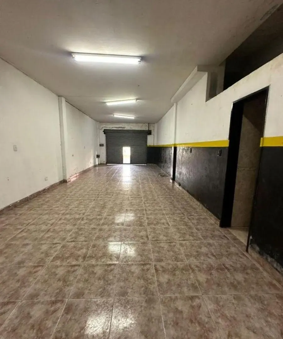 ALQUILER - LOCAL 90m2 - AVENIDA CROVARA 225 (A MTS GRAL PAZ) - IDEAL RUBRO GASTRONÓMICO 2