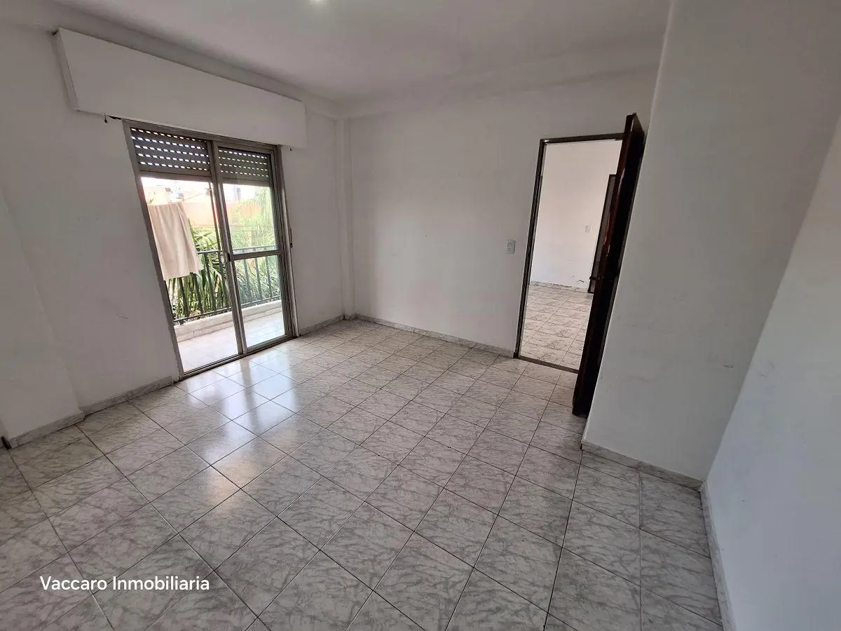 Alquiler - 3 Amb con Balcon - Tablada (A 100 m Avda Crovara y Boulogne Sur Mer) 2