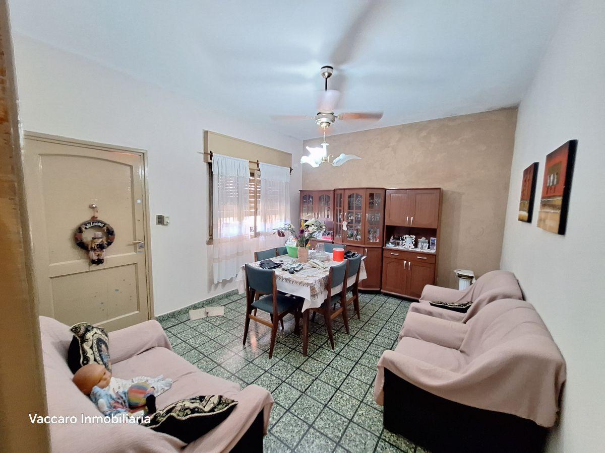 Alquiler - Casa 3 Ambientes C/cochera Cubierta - Ciudad Madero