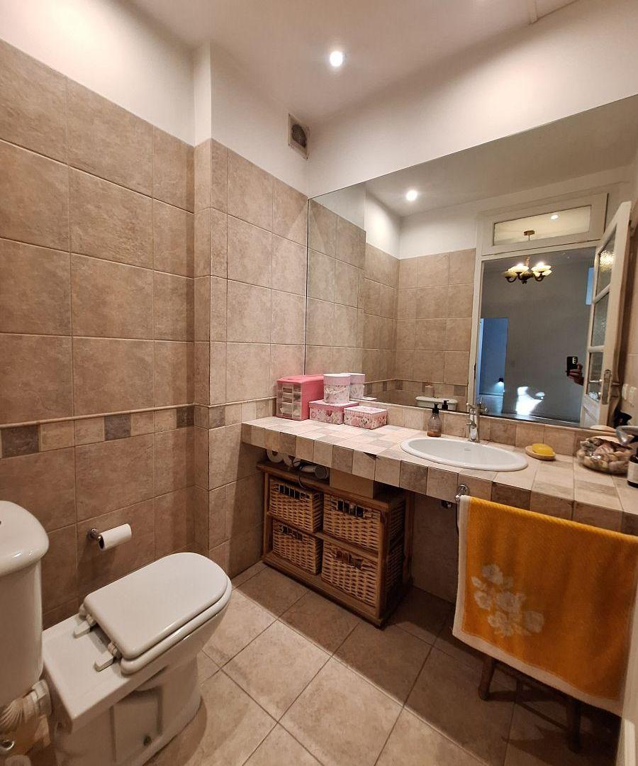 Foto de VENTA - IMPECABLE CASA EN LOTE 10x28, 4 DORMITORIOS, QUINCHO, PISCINA, imagen 5