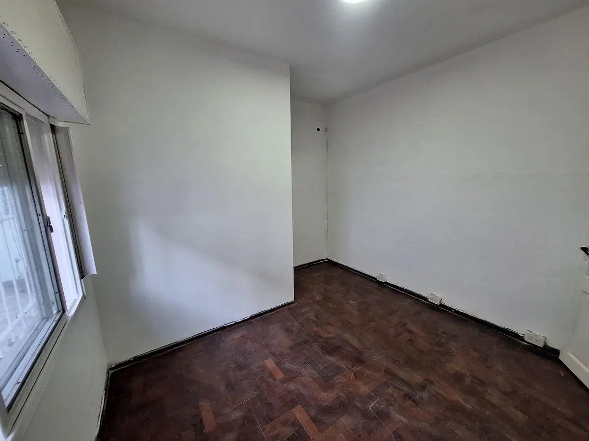 ALQUILER- 2 CASAS EN 1- 2 AMB en planta baja+ CASA 4 AMB con PATIO y TERRAZA 2