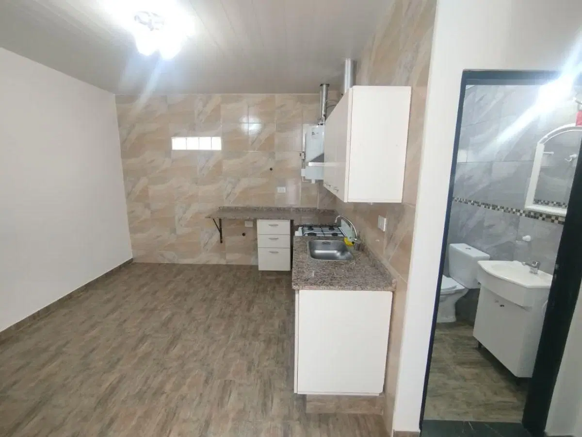 ALQUILER- DEPTO 2 AMBIENTES EN PLANTA BAJA CON PATIO- A REESTRENAR- LA TABLADA/ VILLA INSUPERABLE 5