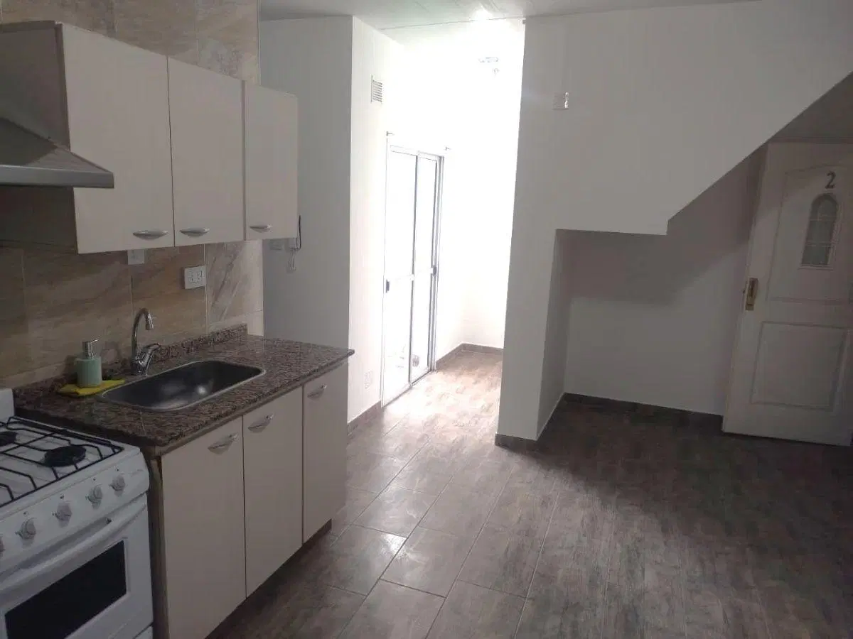 ALQUILER- DEPTO 2 AMBIENTES EN PLANTA BAJA CON PATIO- A REESTRENAR- LA TABLADA/ VILLA INSUPERABLE 3