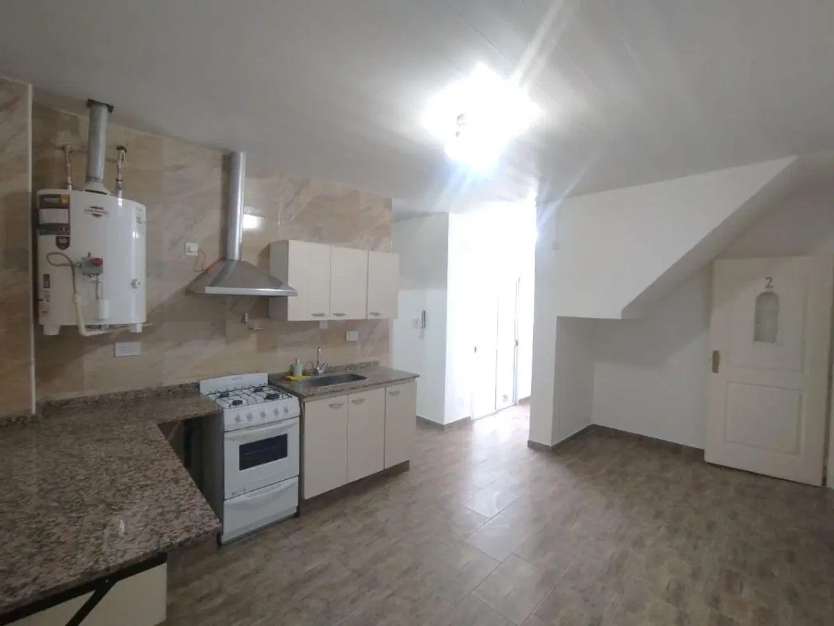 ALQUILER- DEPTO 2 AMBIENTES EN PLANTA BAJA CON PATIO- A REESTRENAR- LA TABLADA/ VILLA INSUPERABLE 4