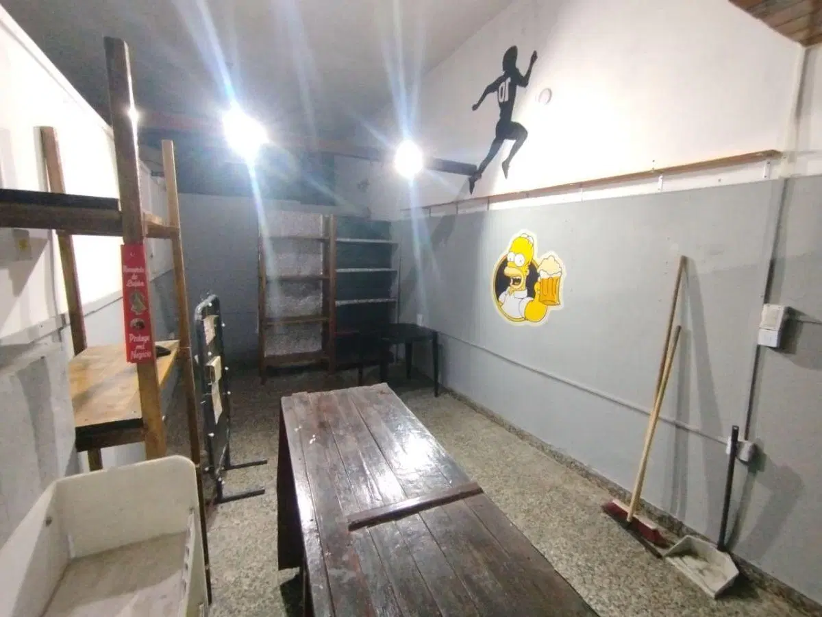 ALQUILA - Local Comercial - 25m2 aprox- a mts Avda Crovara 3500 - TABLADA 4