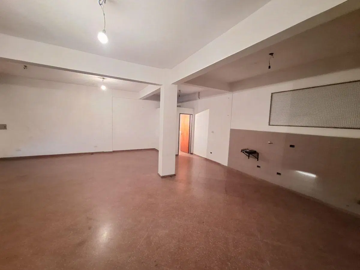 ALQUILER-LOCAL 60m2-DOBLE ENTRADA x PERSIANA- 1 CUADRA DE AV V. SARFIELD Y A 3 CUADRAS DE B SUR MER 4