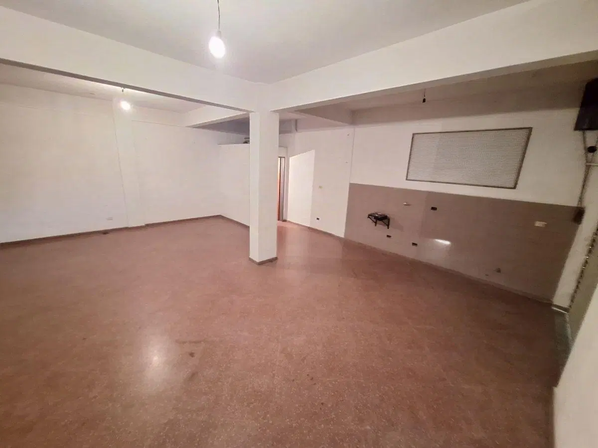 ALQUILER-LOCAL 60m2-DOBLE ENTRADA x PERSIANA- 1 CUADRA DE AV V. SARFIELD Y A 3 CUADRAS DE B SUR MER 2