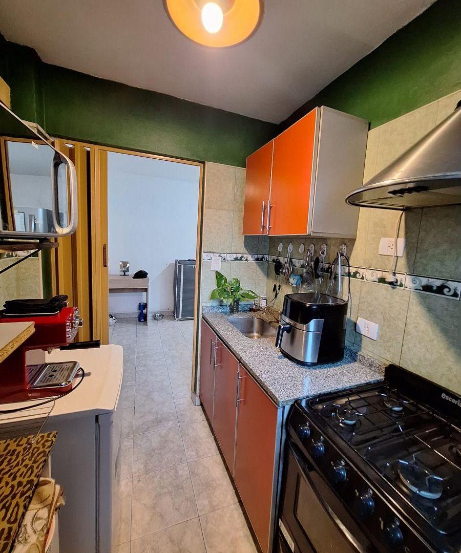 Foto de VENTA - DEPTO 2 AMBIENTES C/BALCON - APTO CREDITO - EN AVDA CROVARA, imagen 5