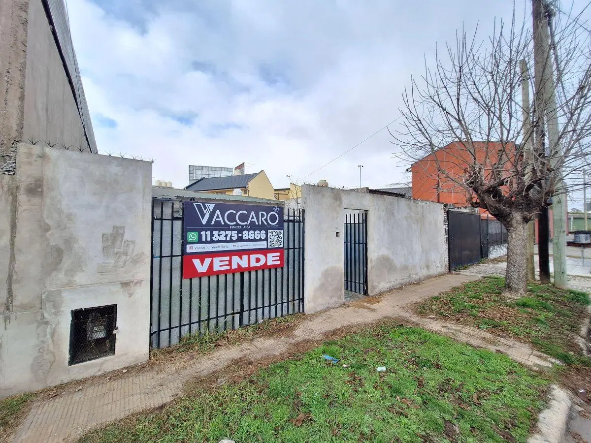 VENTA - Casa lote propio 4 habitaciones, patio delantero y patio fondo c/taller -ALDO BONZI 5