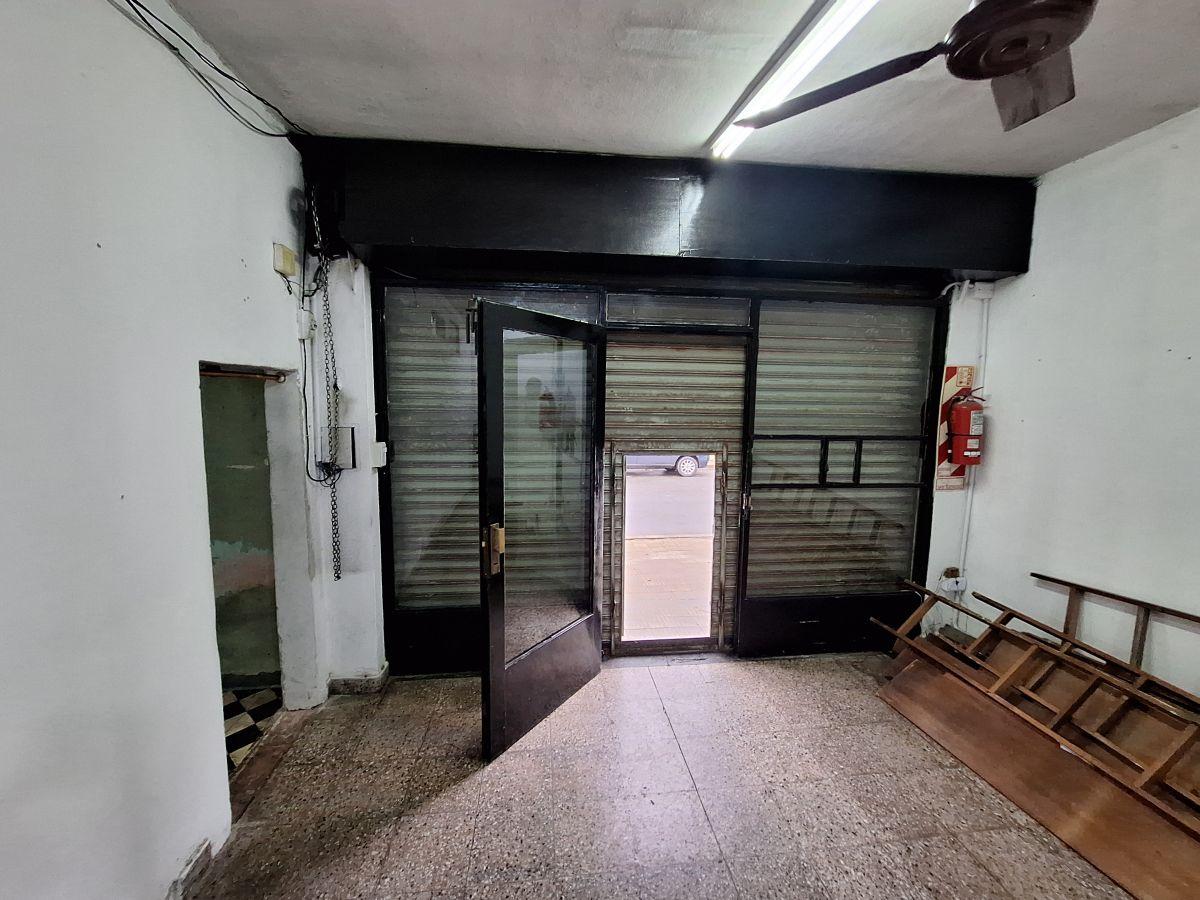 Foto de ALQUILER - Local 30m2 C/Depósito y Vidriera - POLONIA 1200, VILLA, imagen 4