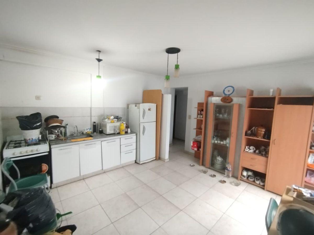Foto de DEPARTAMENTO 1er PISO - 3 AMBIENTES CON PATIO- VENTA- COLECTORA DE AV, imagen 5