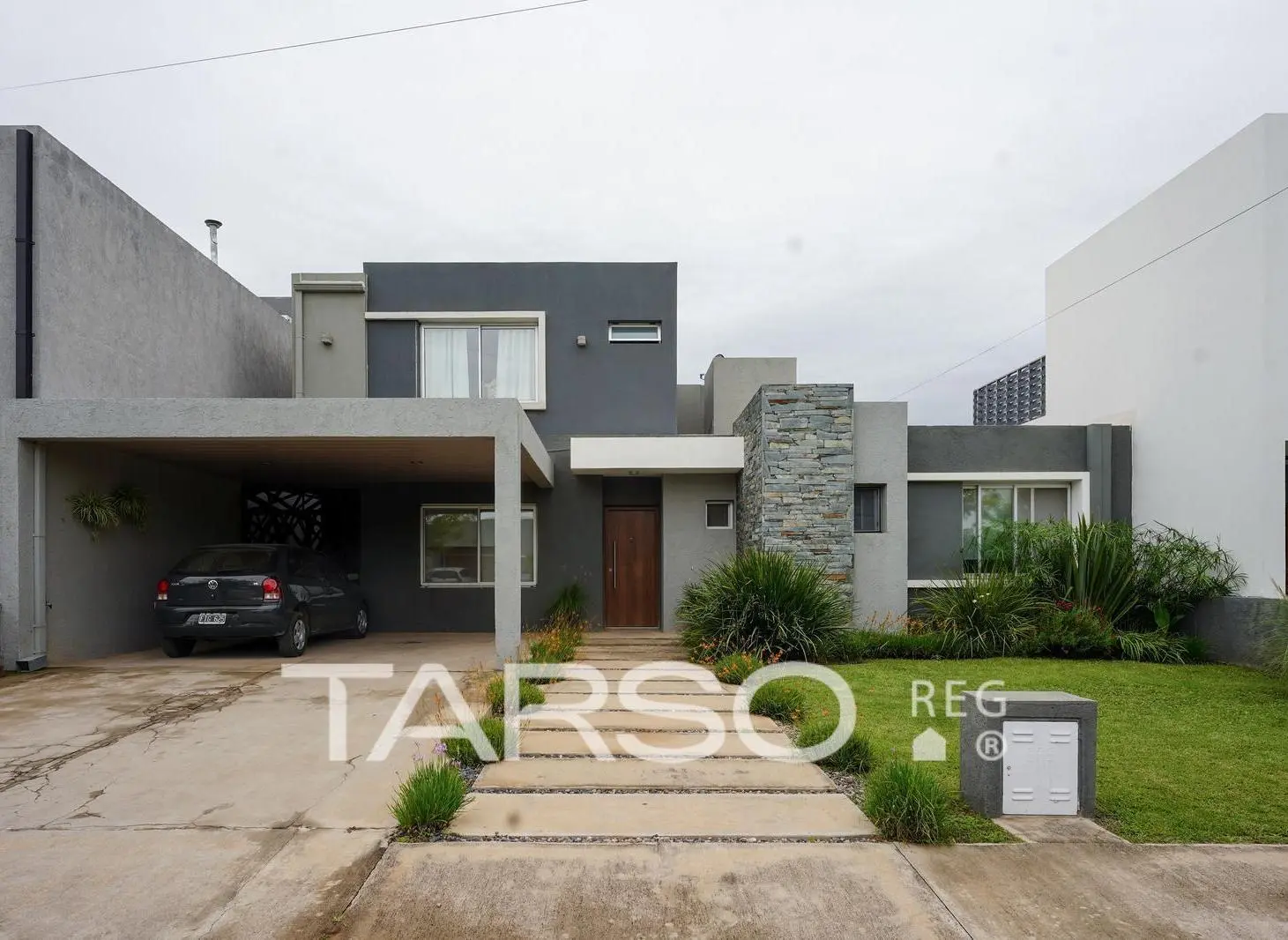 Casa en Venta en Barrio Cerrado Comarca de Allende. 1