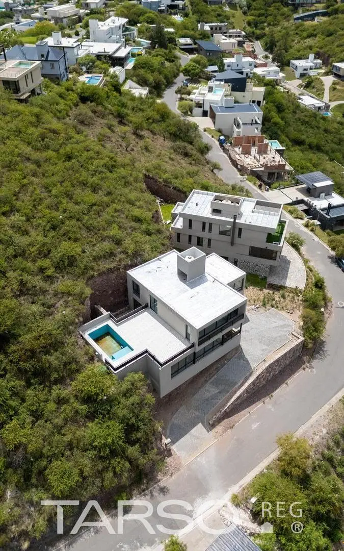 Casa en venta a estrenar de 4 dormitorios en La Cuesta - La Calera. 4