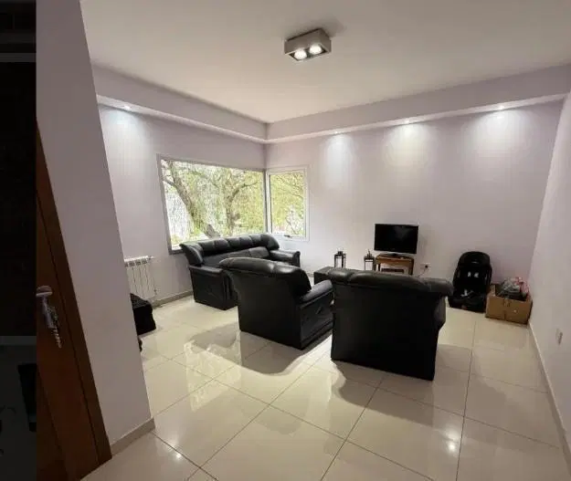 CASA EN VENTA TRES DORMITORIOS - TERRENO PLANO - LA CUESTA 5