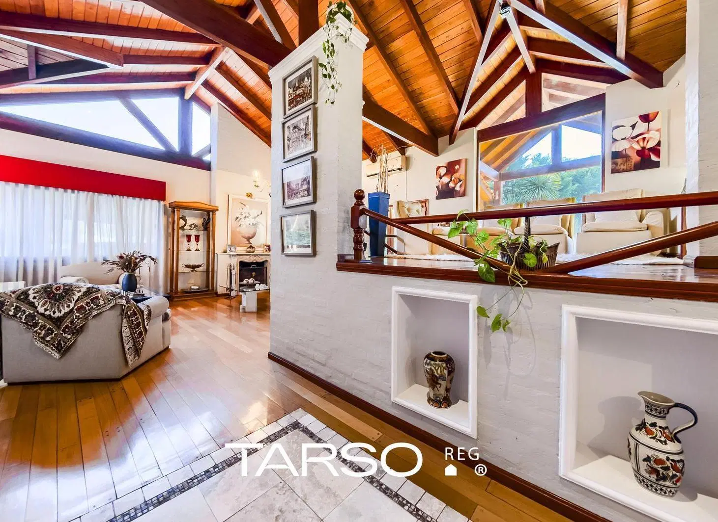 Casa en Venta de 4 dormitorios en Lomas de la Carolina 5