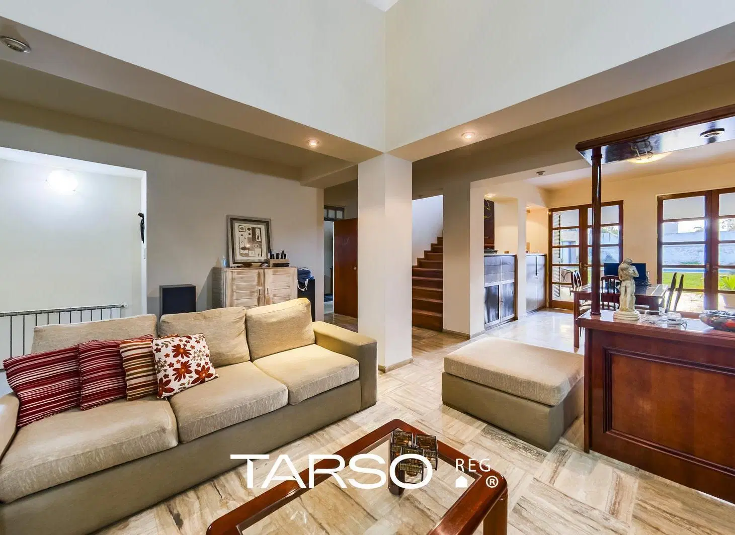 CASA EN VENTA DE 5 DORMITORIOS EN CERRO DE LAS ROSAS 5