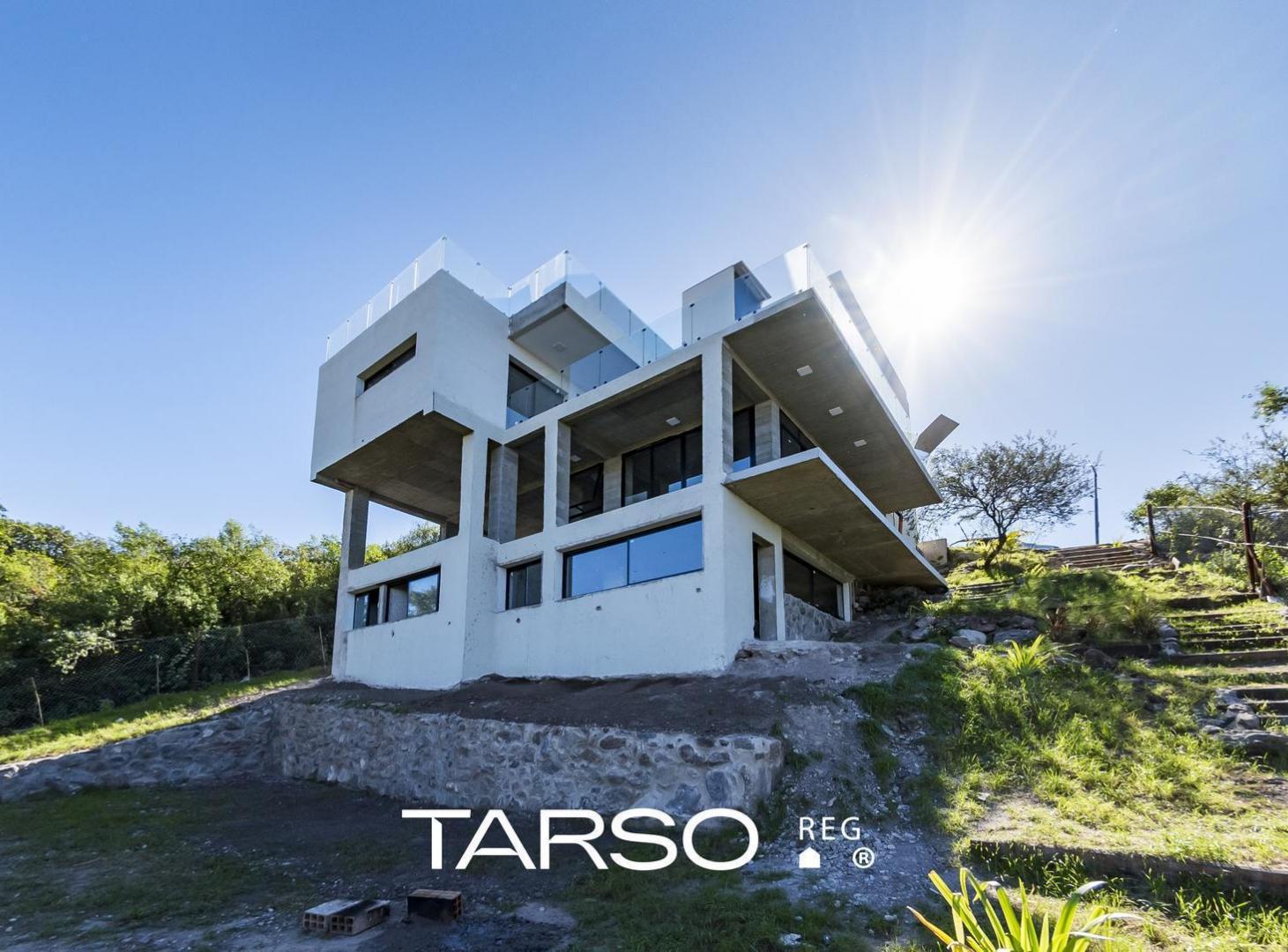 Casa en venta de 3 dormitorios en barrio La Deseada