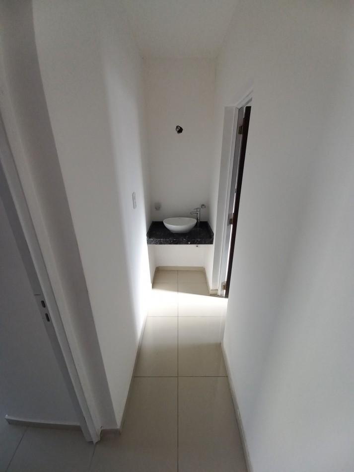Depto. de 1 Dormitorio y Cochera en Juan B Justo 668 2