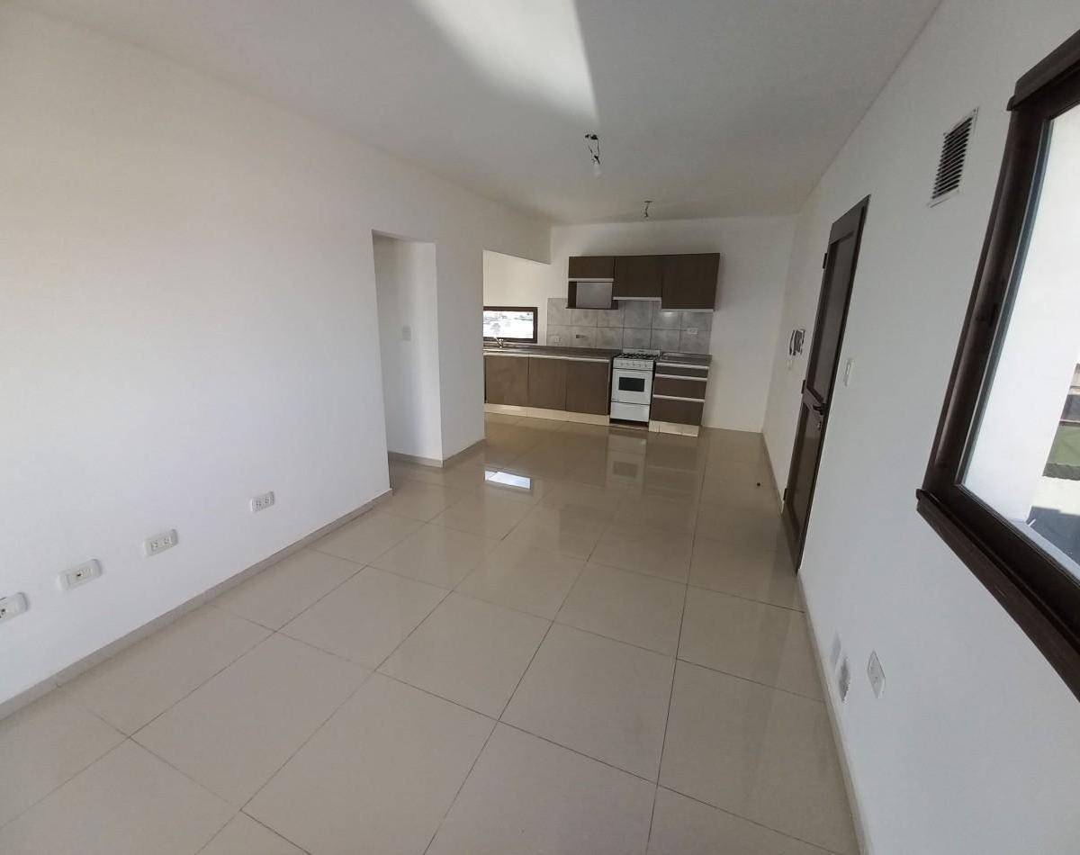 Depto. de 1 Dormitorio y Cochera en Juan B Justo 668 5