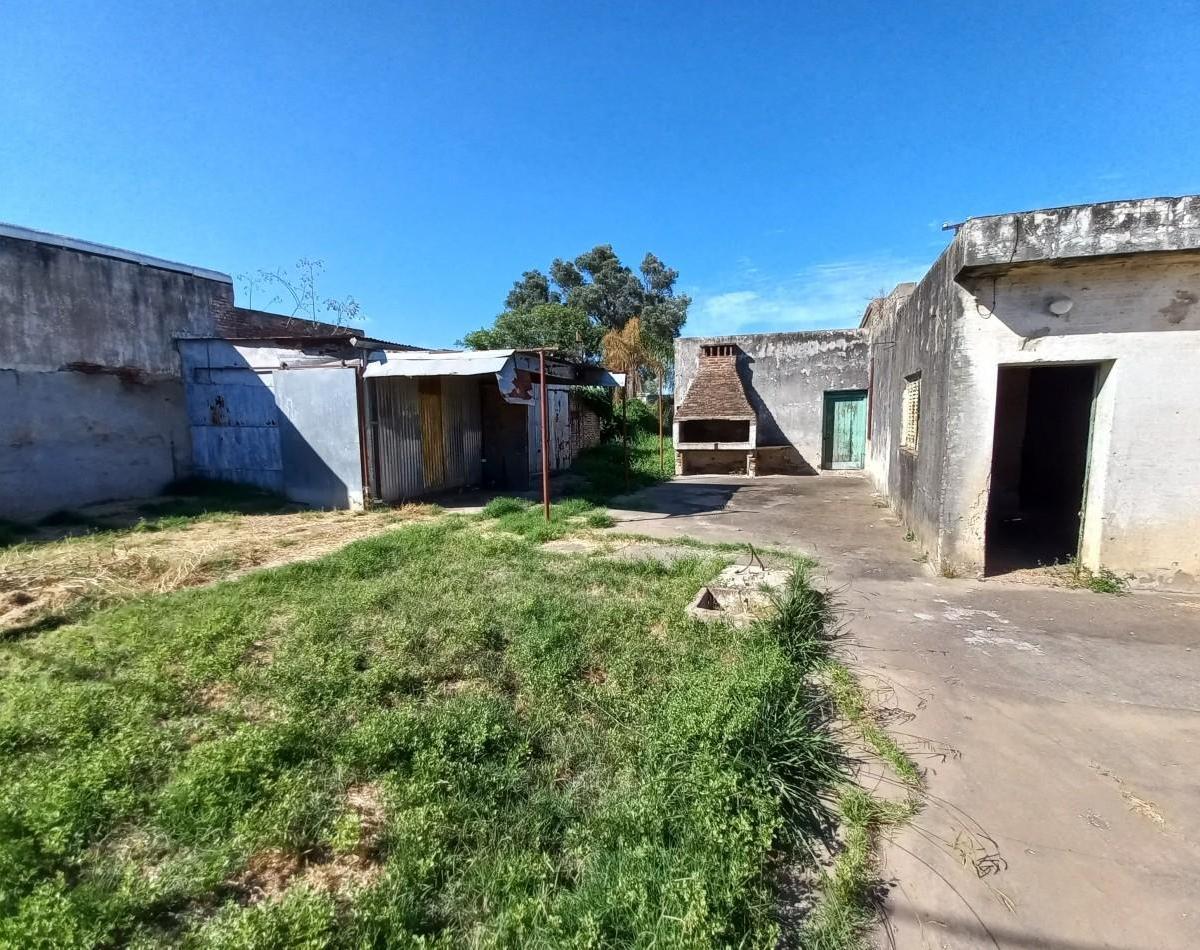 Gran Lote en Echeverria 424 3