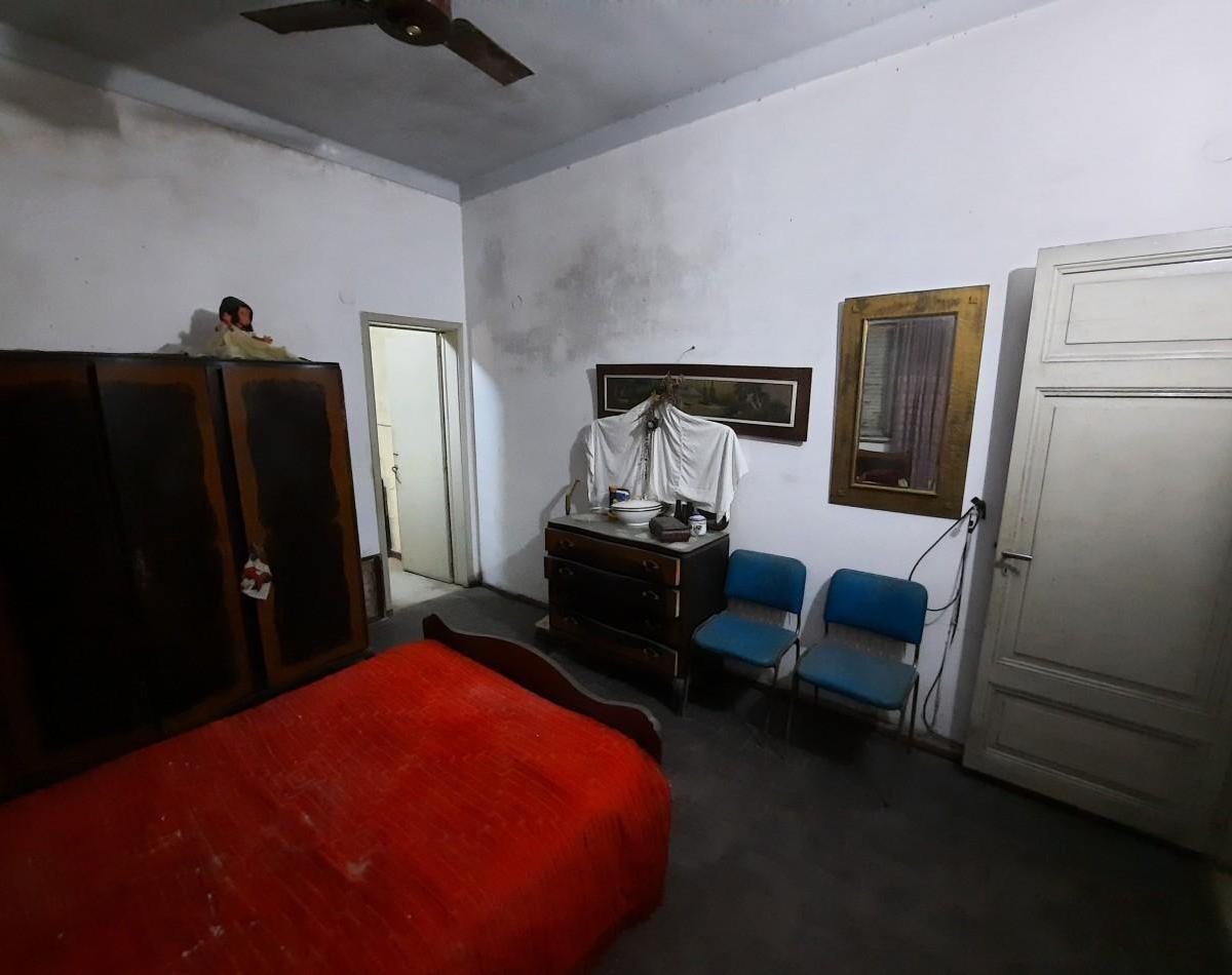 Casa de Dos Dorm. a Reciclar en Lavalle 80 2