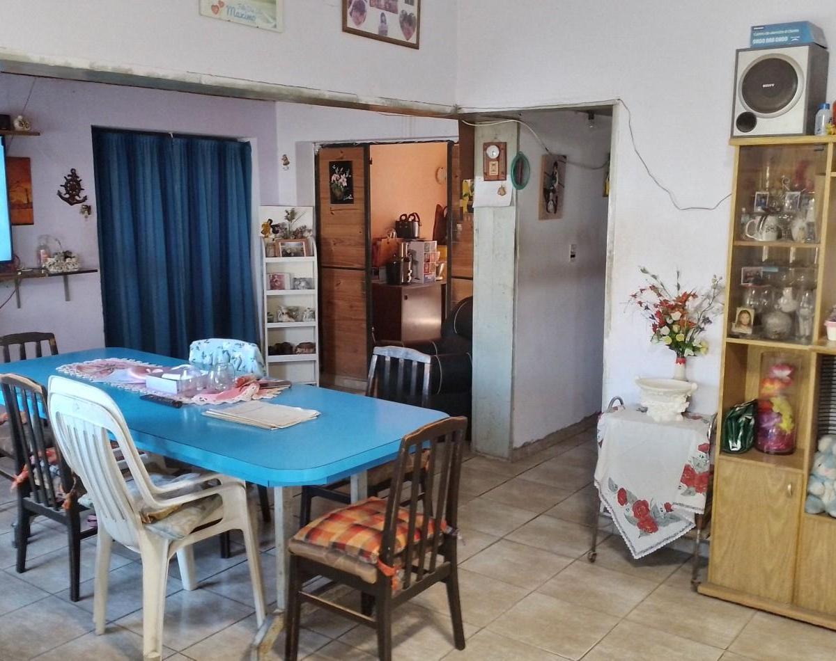 Casa de 4 Dorm. en Strauss 141 5