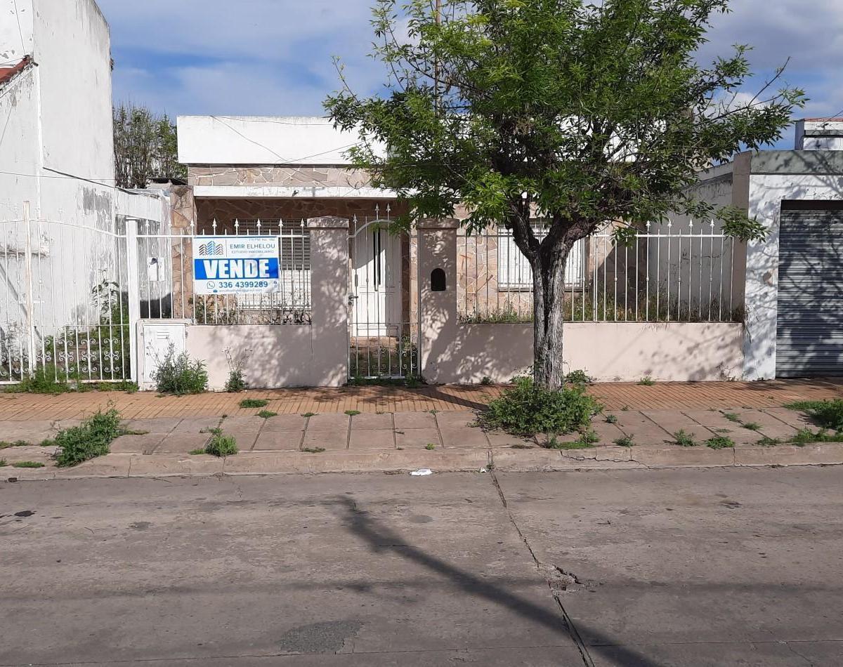 Casa de 2 Dorm. en San Lorenzo 320 (Barrio Urquiza). 5