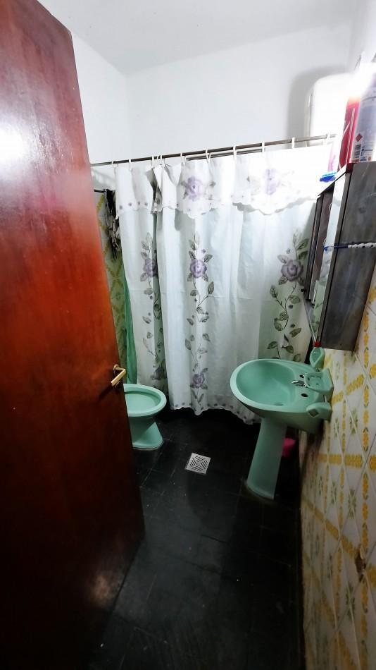 Casa de Dos Plantas + Departamento en Guiraldes 531 3