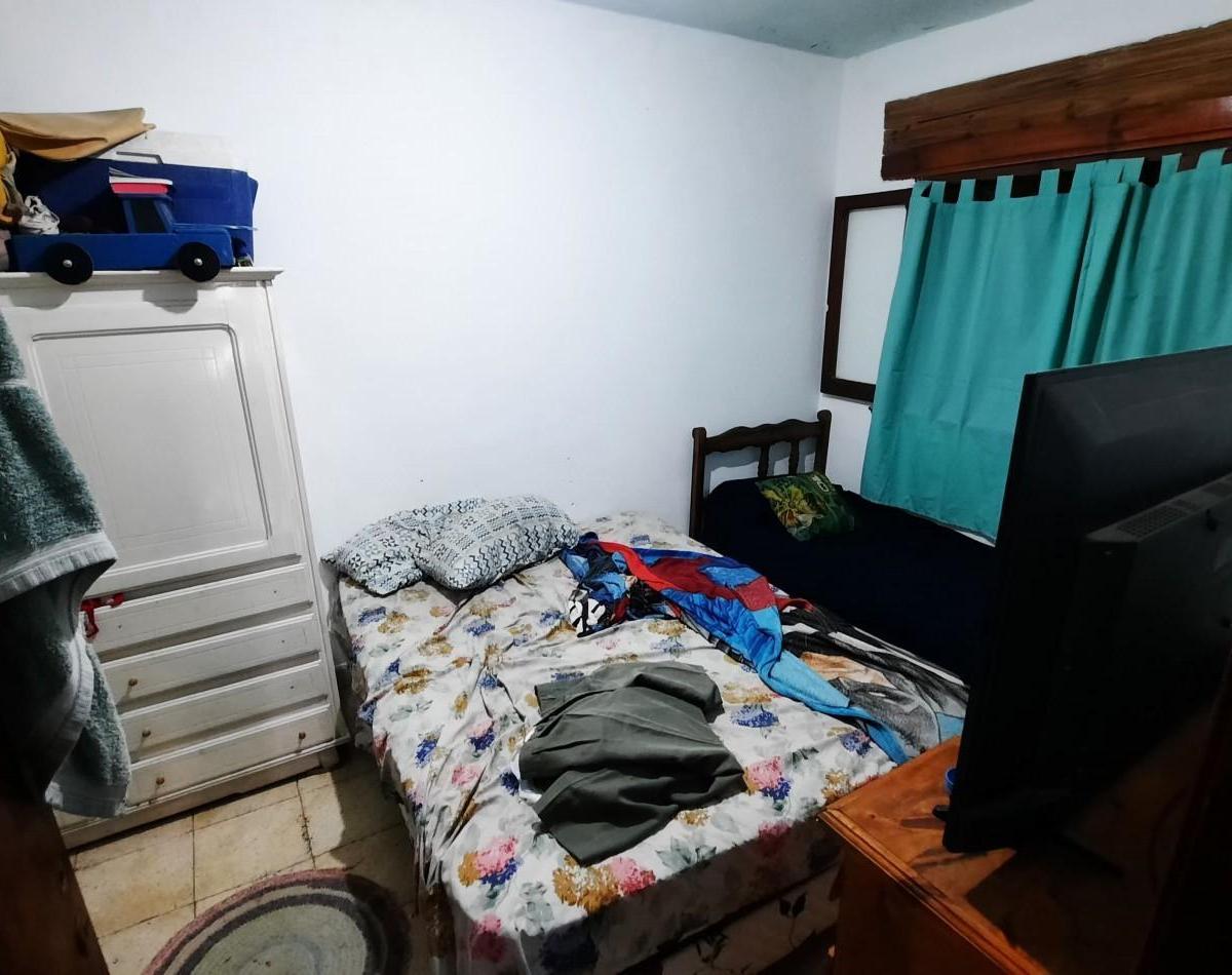 Casa de Dos Plantas + Departamento en Guiraldes 531 4