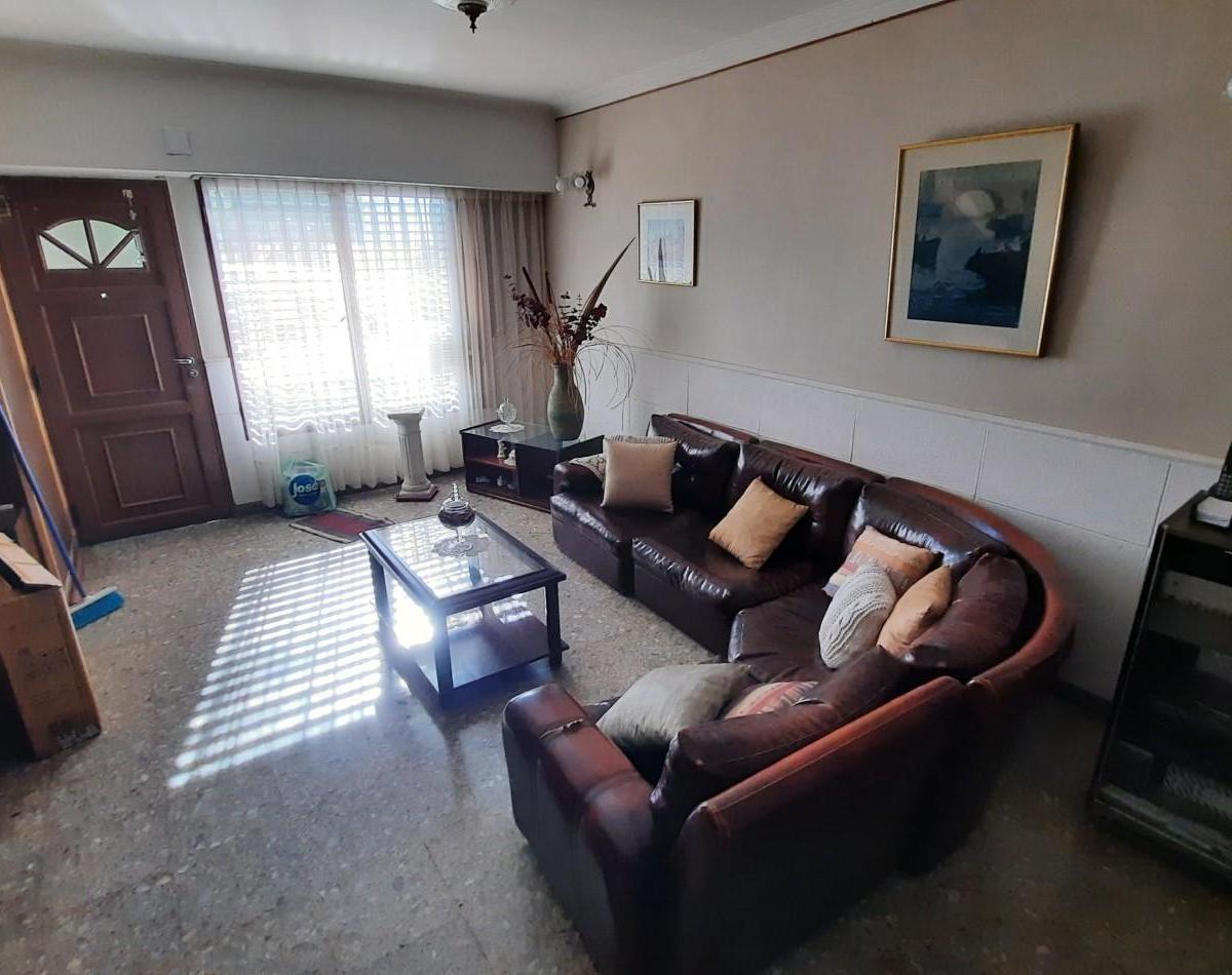 Casa de 3 Dorm. en Benitez 288 (Barrio Don Bosco) 1