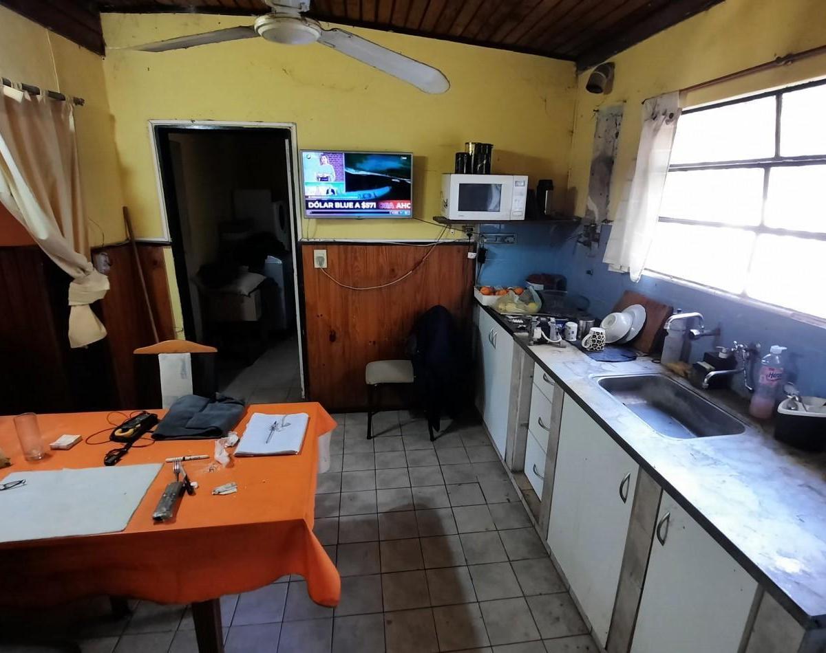 Casa a Reciclar Sobre Amplio Lote en Barrio Don Bosco 5