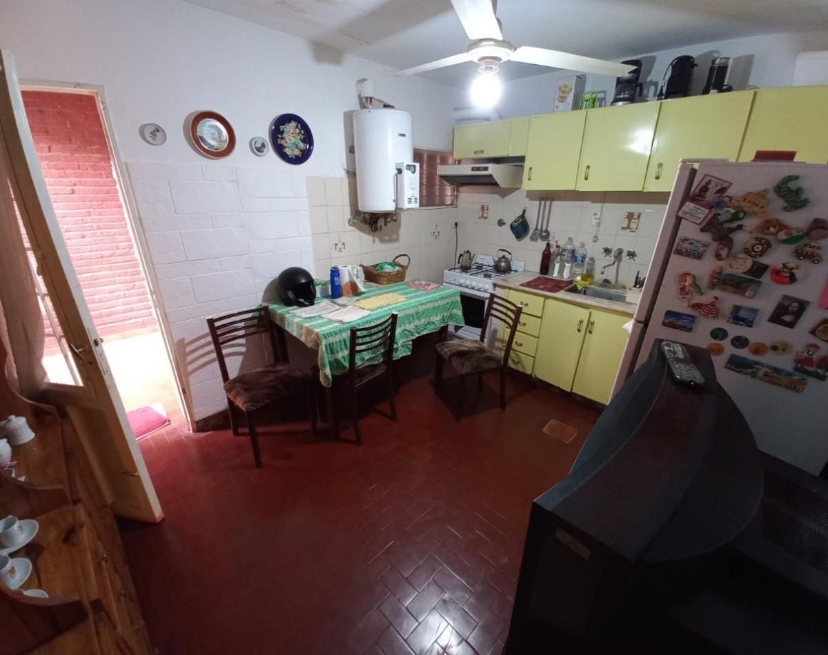 Depto de 3 Dorm. y Dependencia en Almafuerte 423 4