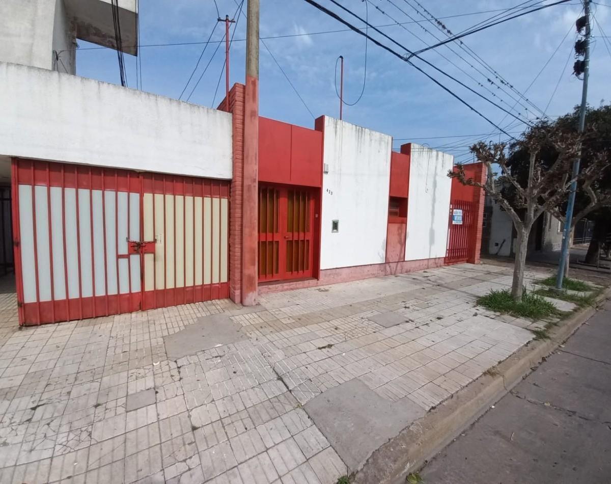 Depto de 3 Dorm. y Dependencia en Almafuerte 423 5